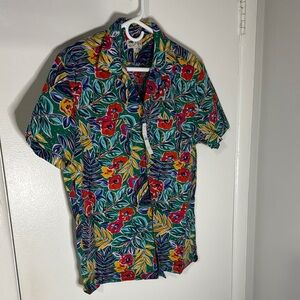 J. crew Tropical Floral Pattern Men's medium button up Shirt NWT